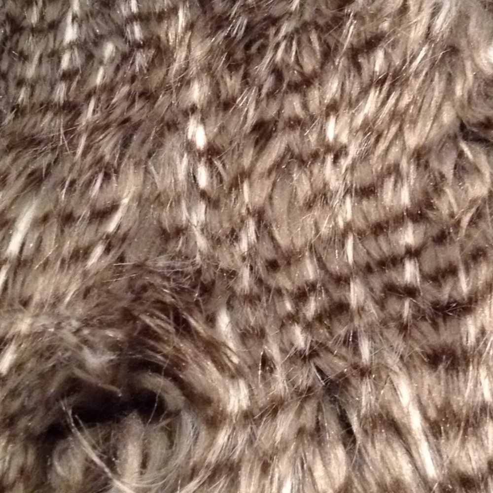 Furry vest - Picture 5 of 5